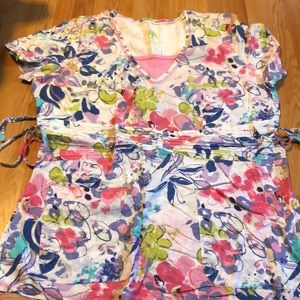 Patterned floral tie scrub top
